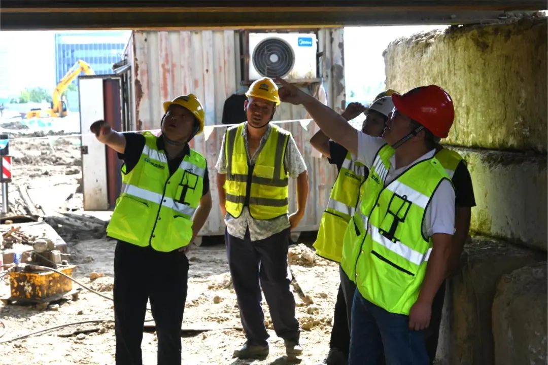 1720574913332127.jpg 640204.jpg